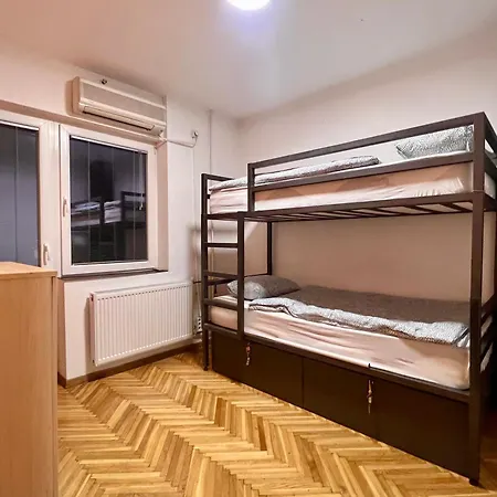 Radio Hostel *